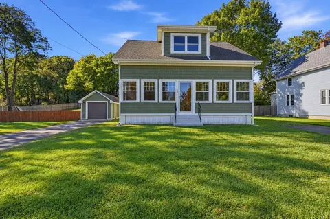 75 Gardner Ave, Attleboro, MA 02703
