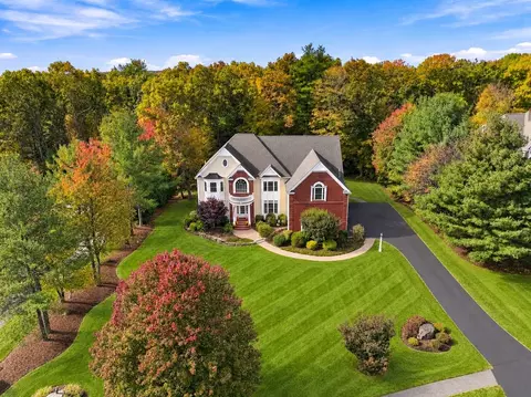 8 Connelly Hill Rd, Hopkinton, MA 01748