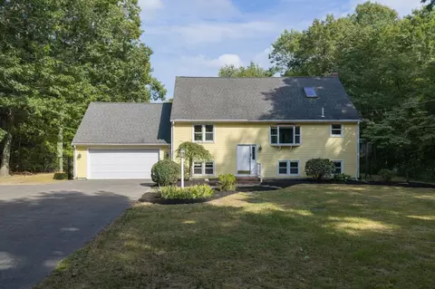 15 N Precinct St, Lakeville, MA 02347