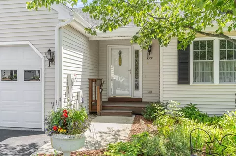 197 Bridle Cross Rd #197, Fitchburg, MA 01420