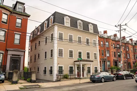 195 Webster St #3, Boston, MA 02128