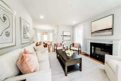 16 Strongwater Dr, Salem, MA 01970