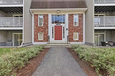 220 Bedford St #81, Bridgewater, MA 02324