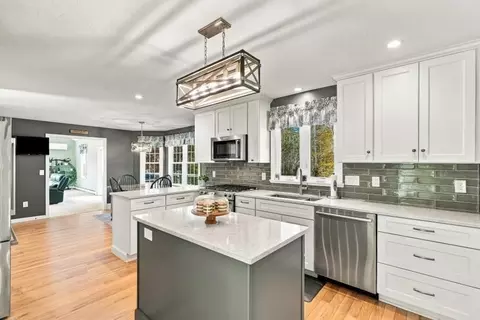 Kitchen - 9 Jonathans Way, Upton, MA 01568 photo 2 of 4