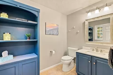 Bath - 9 Jonathans Way, Upton, MA 01568 photo 1 of 4