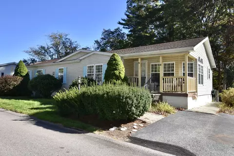 8 Melanie Ln, Carver, MA 02330