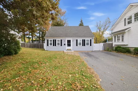 30 Ettrick St, Brockton, MA 02301