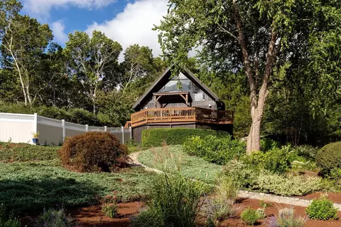 25 Jacqueline Ln, Plymouth, MA 02360