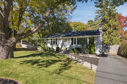 22 Morse St, Walpole, MA 02032