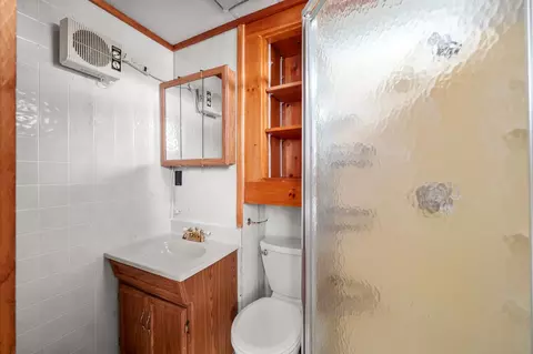Bath - 270 Bank St, Fall River, MA 02720 photo 1 of 4