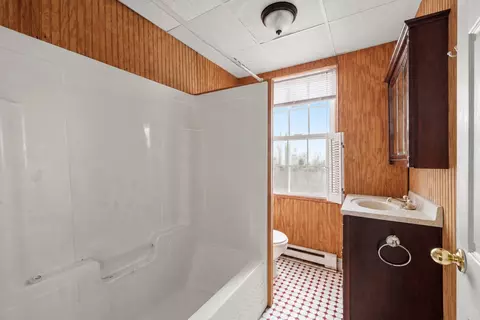 Bath - 270 Bank St, Fall River, MA 02720 photo 3 of 4