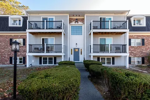 6 Chapel Hill Dr #7, Plymouth, MA 02360