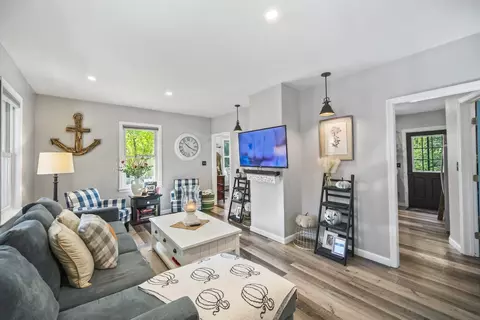 Living - 3 Riverbank Rd #3, Maynard, MA 01754 photo 3 of 3