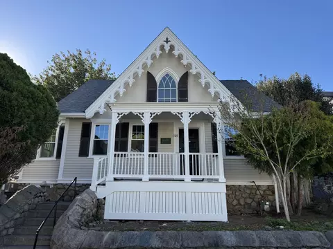 105 S 6th St, New Bedford, MA 02740