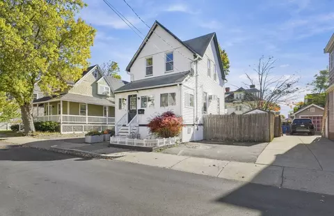 17 Hawthorn Ave, Winthrop, MA 02152