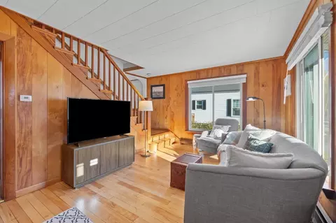 Living - 48 Mckinley St #48, Maynard, MA 01754 photo 2 of 4