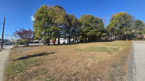 22 Kenoza Ave, Haverhill, MA 01830