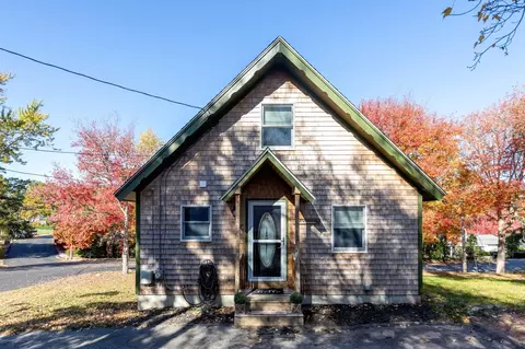 2 Wind Rose Ln, Plymouth, MA 02360