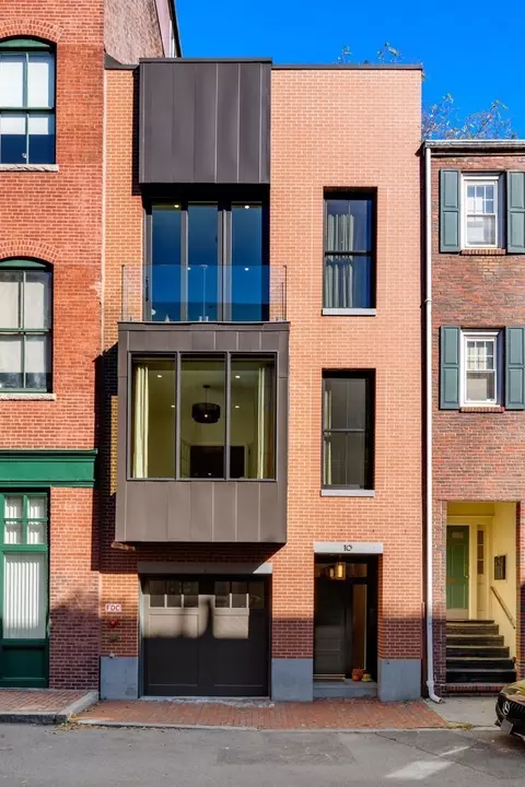 10 Edgerly Pl, Boston, MA 02116