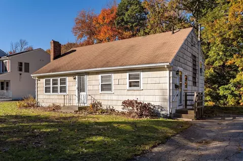 19 Vinton Ter, Rockland, MA 02370
