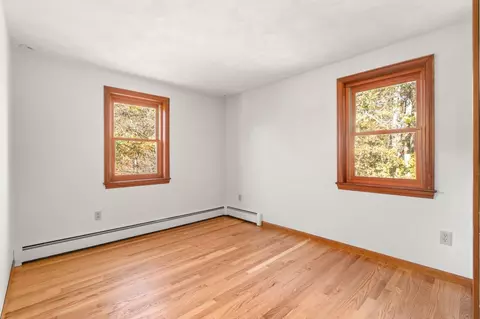 Bedroom - 47 Durant Ave, Maynard, MA 01754 photo 5 of 6