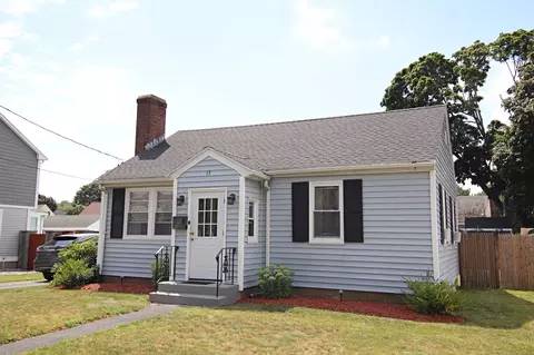 13 Saint Anns Ave, Peabody, MA 01960