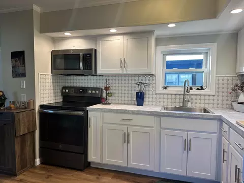 Kitchen - 77 Crown Dr #77, Wareham, MA 02576 photo 3 of 4