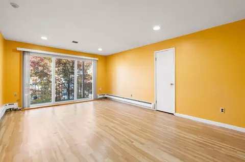 30 Pleasant Dr #9, Stoughton, MA 02072