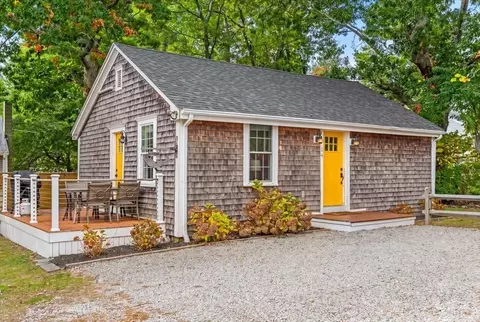 14 Sullivan Ave, Plymouth, MA 02360