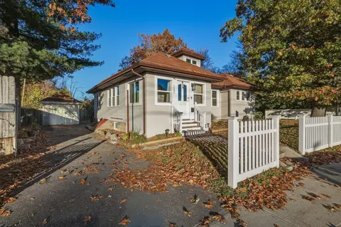 Exterior - 1502 Bay St, Springfield, MA 01109 photo 3 of 10