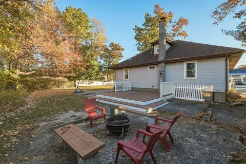 Exterior - 1502 Bay St, Springfield, MA 01109 photo 4 of 10
