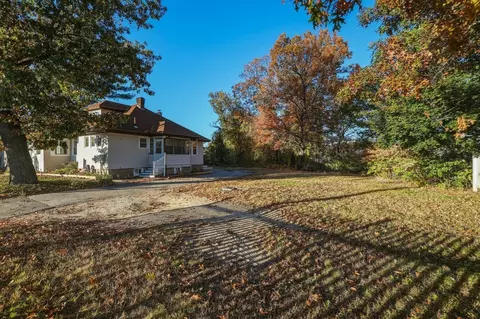 Exterior - 1502 Bay St, Springfield, MA 01109 photo 9 of 10