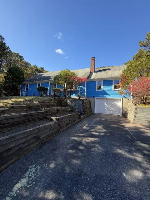 25 Clifford Pl, Chatham, MA 02633