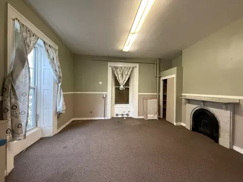Living - 17-19 King St, Worcester, MA 01610 photo 2 of 8