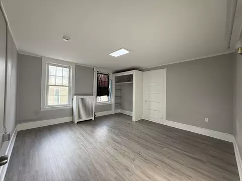 Bedroom - 17-19 King St, Worcester, MA 01610 photo 1 of 8