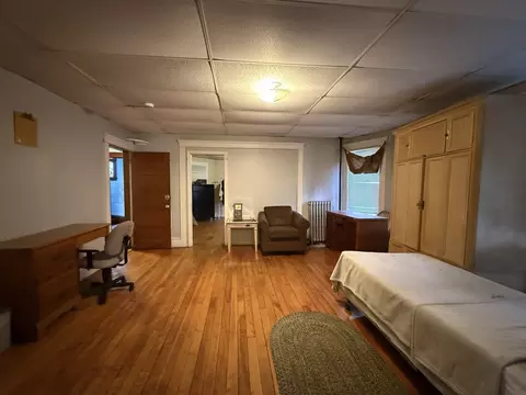 Bedroom - 17-19 King St, Worcester, MA 01610 photo 5 of 8