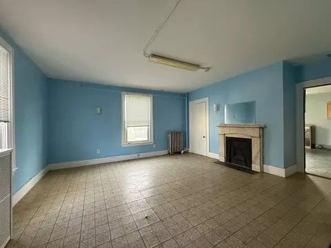 Living - 17-19 King St, Worcester, MA 01610 photo 3 of 8