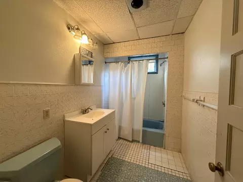 Bath - 17-19 King St, Worcester, MA 01610 photo 2 of 2