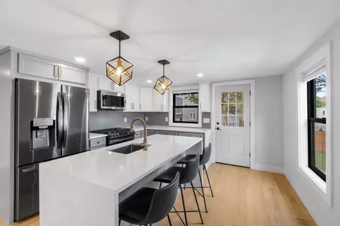 1069 Washington St #1, Boston, MA 02124