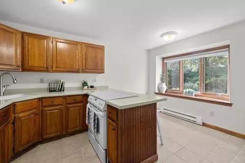 Kitchen - 174 Lowell Rd #21B, Mashpee, MA 02649 photo 3 of 4