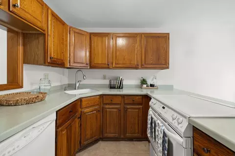 Kitchen - 174 Lowell Rd #21B, Mashpee, MA 02649 photo 2 of 4
