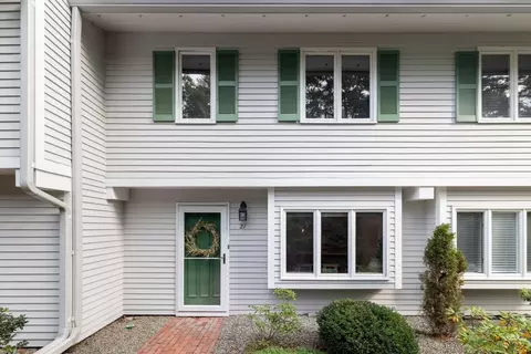 Exterior - 174 Lowell Rd #21B, Mashpee, MA 02649 photo 2 of 7