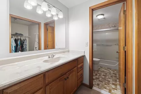 Bath - 174 Lowell Rd #21B, Mashpee, MA 02649 photo 2 of 3