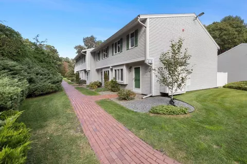 Exterior - 174 Lowell Rd #21B, Mashpee, MA 02649 photo 1 of 7