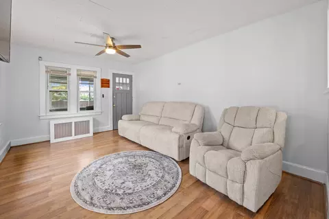 Living - 95 Alvin St, Springfield, MA 01104 photo 1 of 2