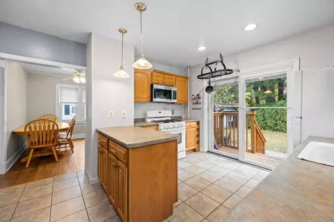 Kitchen - 95 Alvin St, Springfield, MA 01104 photo 4 of 5