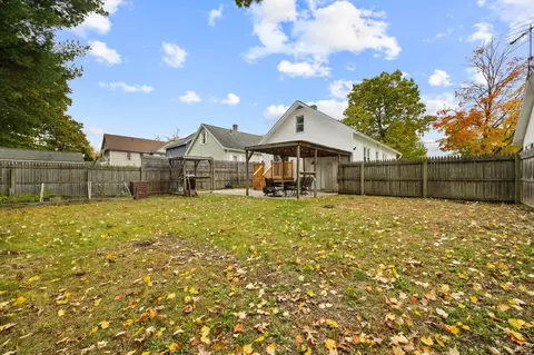 Exterior - 95 Alvin St, Springfield, MA 01104 photo 7 of 8