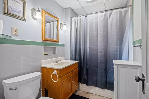 Bath - 95 Alvin St, Springfield, MA 01104 photo 1 of 1