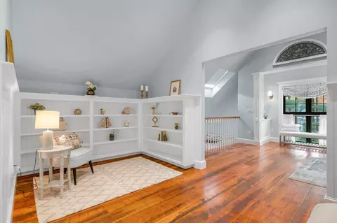 Entry Way - 603 Pearl St, Reading, MA 01867 photo 7 of 7