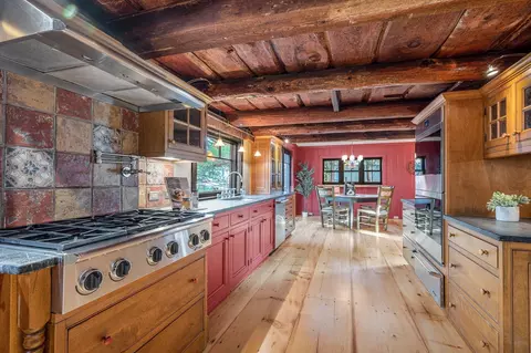 Kitchen - 603 Pearl St, Reading, MA 01867 photo 2 of 3